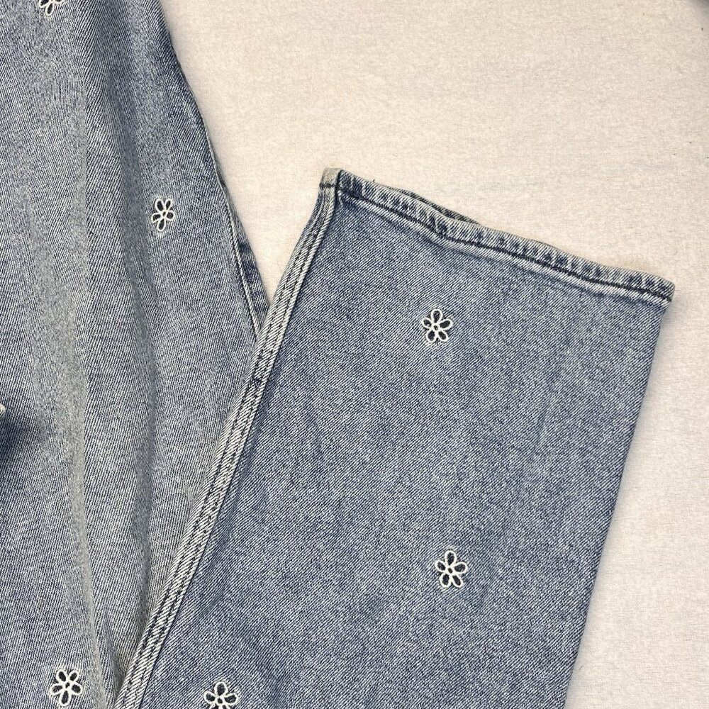 Hollister Daisy Embroidered Jeans Ultra High Rise Light Blue Wash Size 23R - Picture 4 of 8